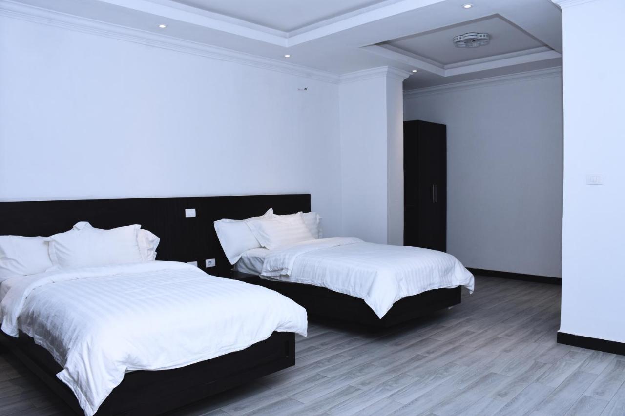 Yellow Apple Hotel Addis Abeba Buitenkant foto