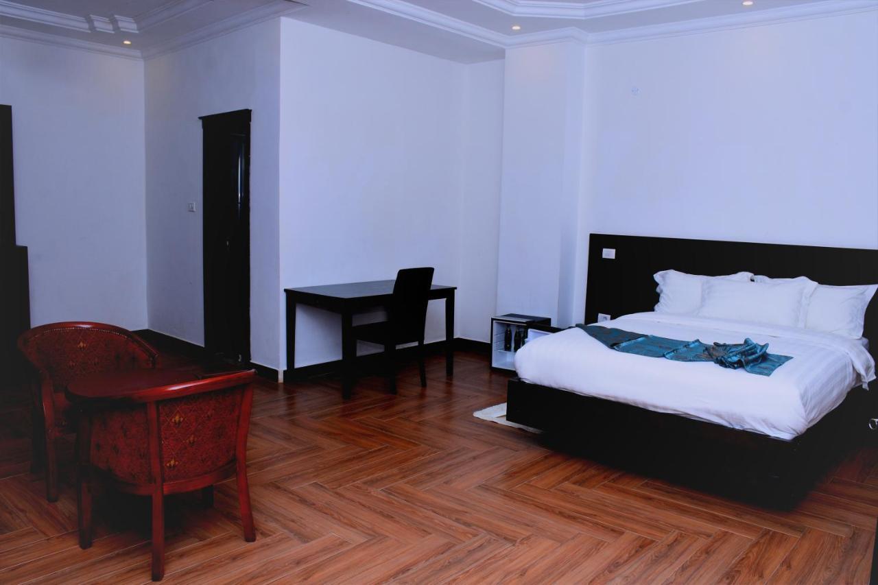 Yellow Apple Hotel Addis Abeba Buitenkant foto