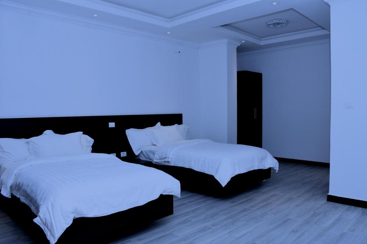 Yellow Apple Hotel Addis Abeba Buitenkant foto